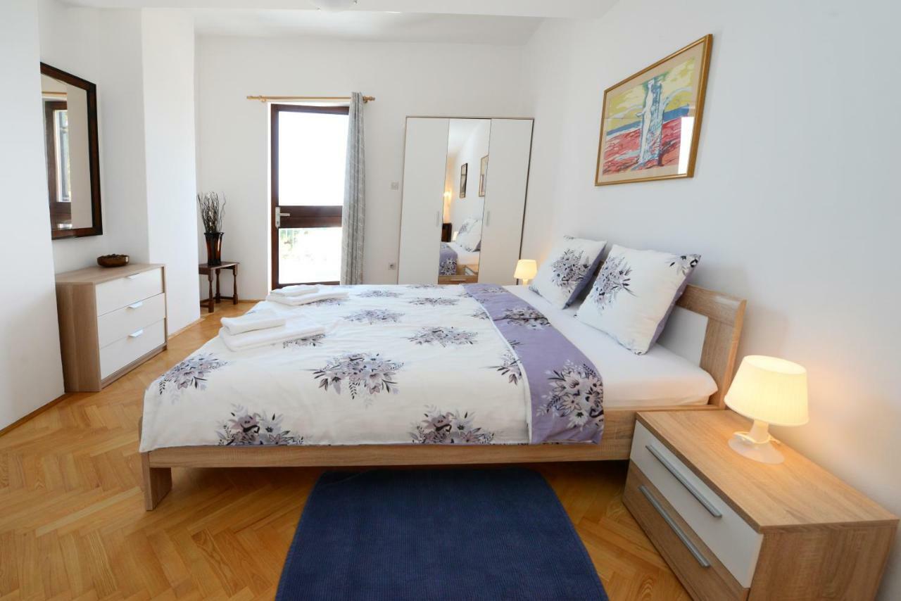 Apartment Beautiful First Row To The Sea