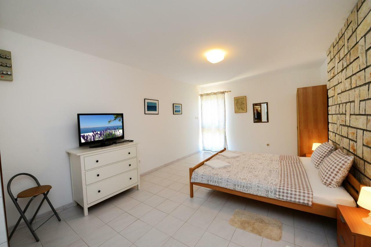 Beautiful First Row To The Sea Apartment Porec