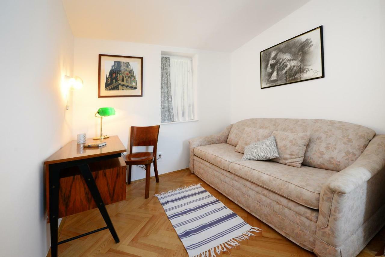 Beautiful First Row To The Sea Apartment